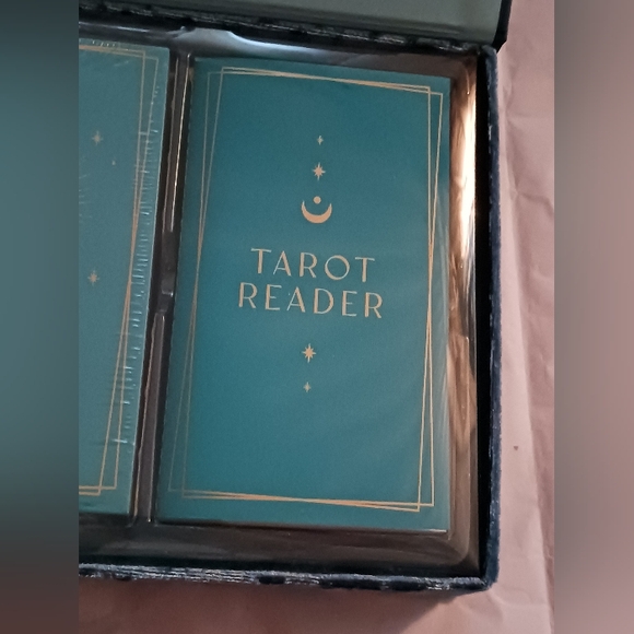 ✨️SEALED✨️ Deluxe Tarot Card Set - Picture 6 of 11